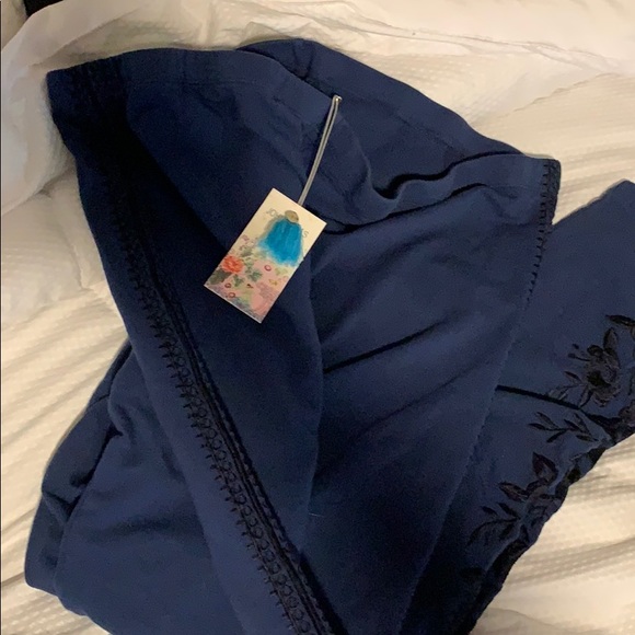 Johnny was leggings - Picture 2 of 2